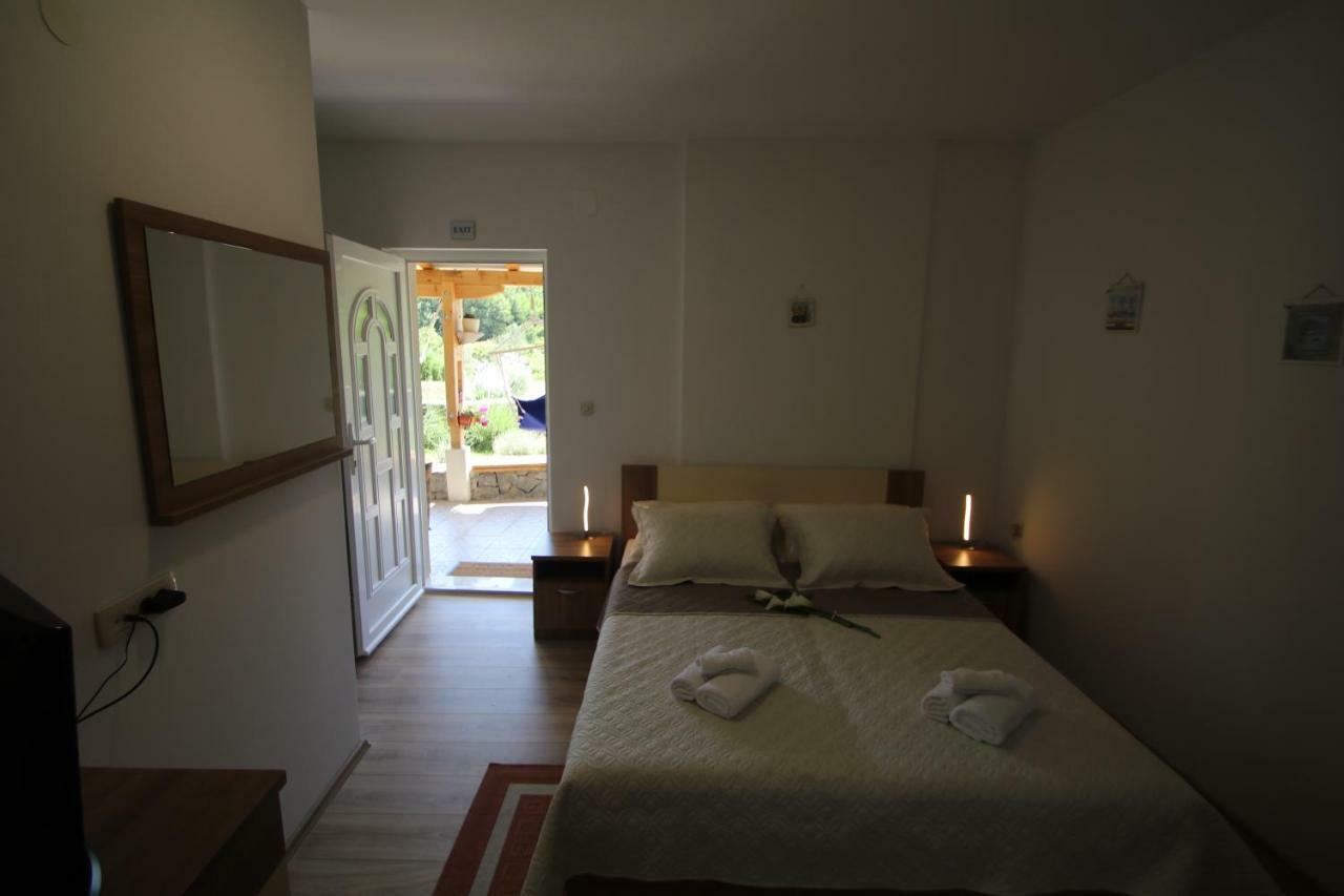 Oak House Villa Zadvarje ภายนอก รูปภาพ