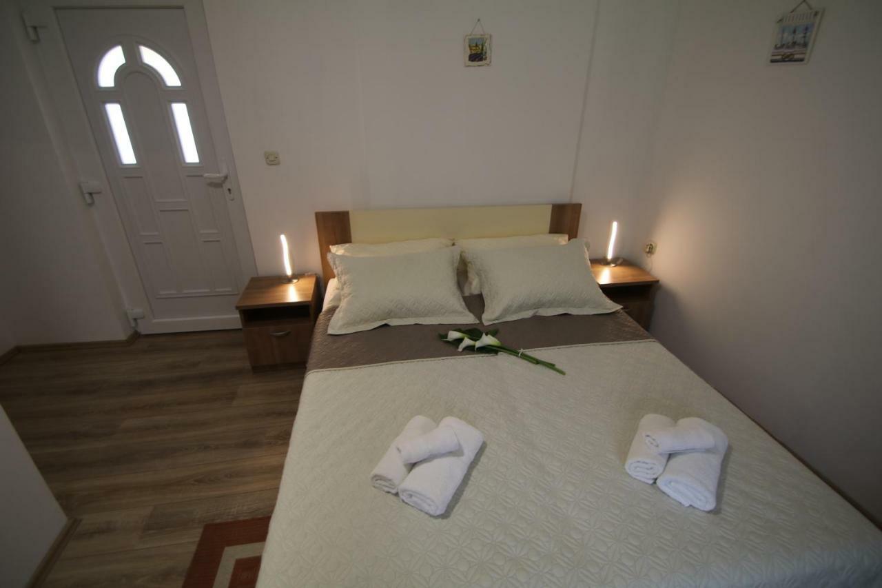 Oak House Villa Zadvarje ภายนอก รูปภาพ